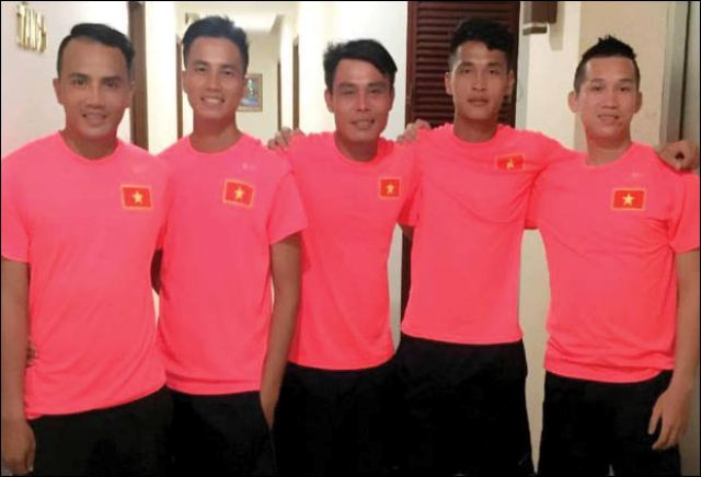 Những chàng trai “vàng” của bóng đá bãi biển