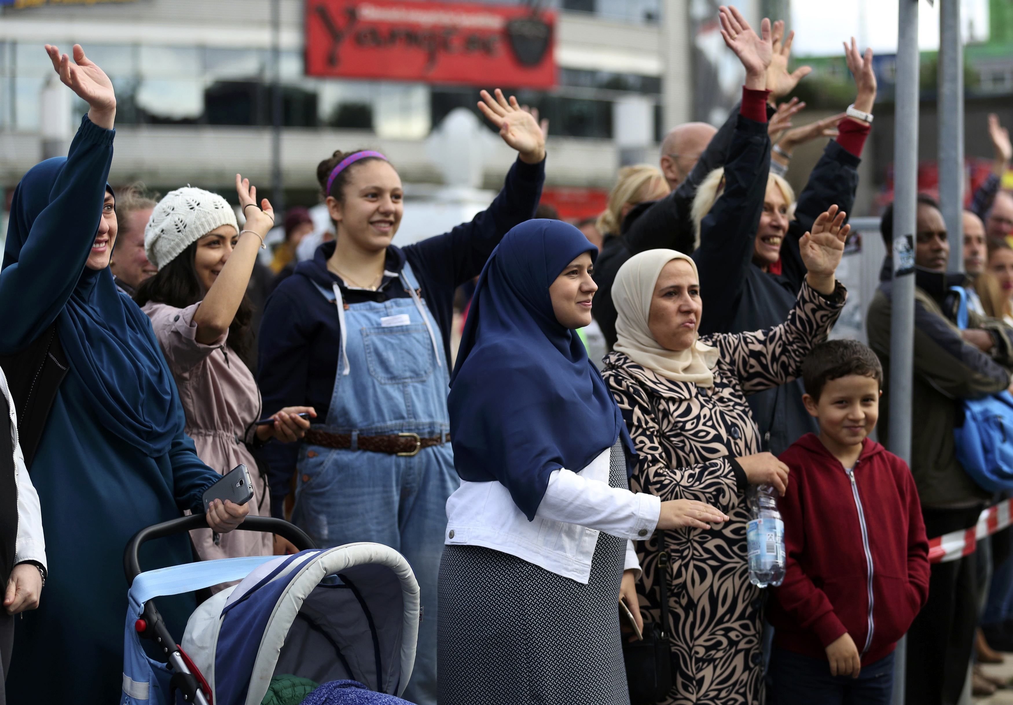 Thủ tướng Đức kêu gọi các công ty lớn tuyển dụng người tị nạn