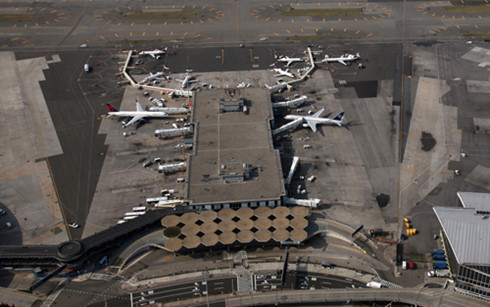 Sơ tán sân bay John F Kennedy ở New York vì thông tin có nổ súng