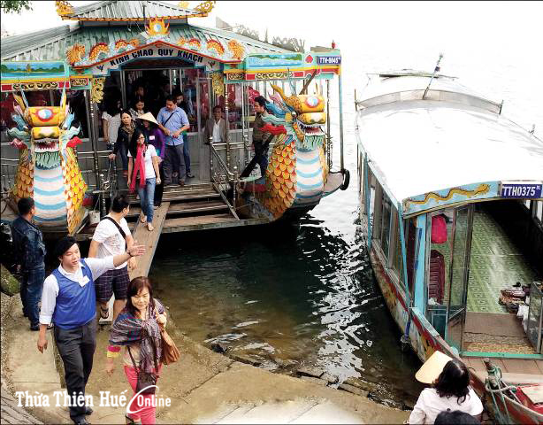 Khám phá lịch sử vùng đất với team building