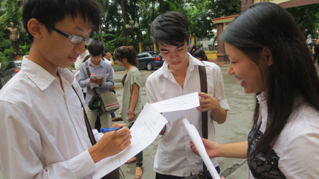 Trường đại học tốp trên ồ ạt hạ điểm chuẩn xét tuyển nguyện vọng bổ sung