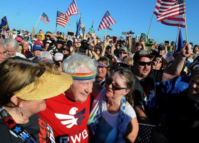 93 tuổi vẫn chạy bộ xuyên nước Mỹ