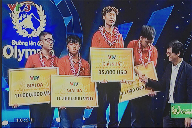 Hồ Đắc Thanh Chương mang vòng nguyệt quế về cho Quốc Học Huế