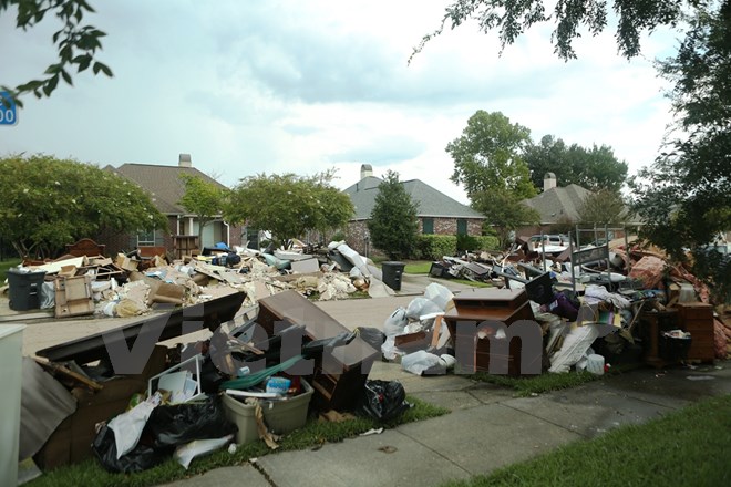 Quang cảnh hoang tàn của thành phố Baton Rouge sau trận lũ lịch sử