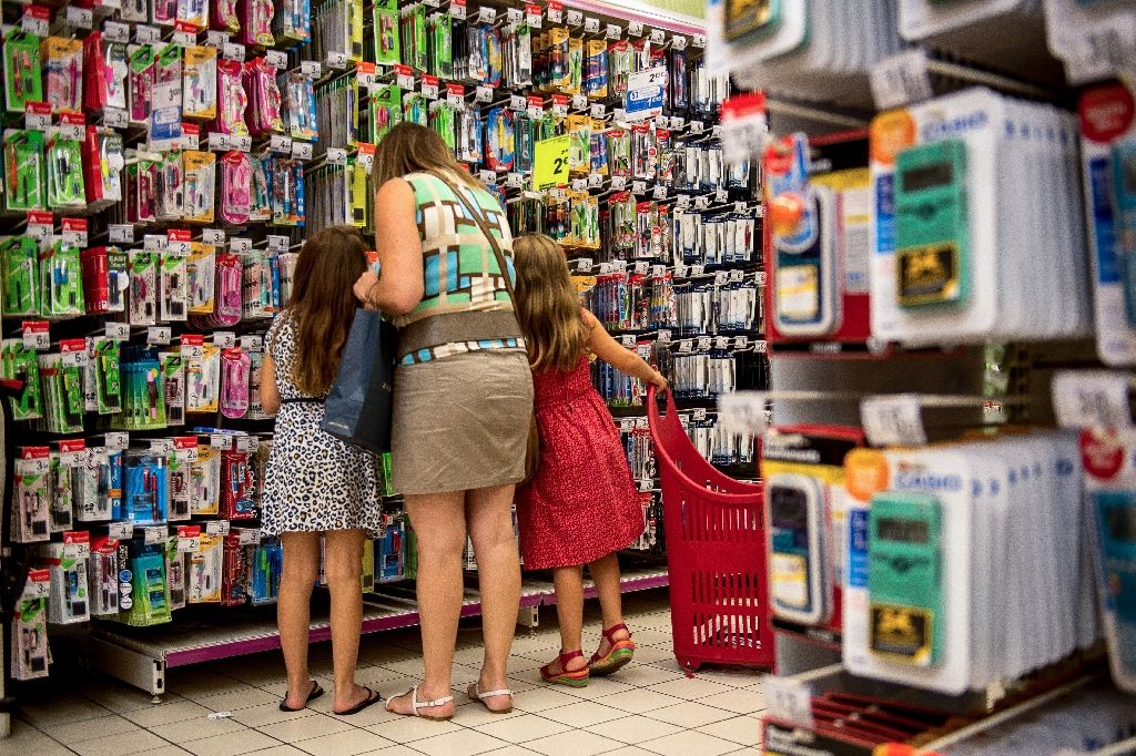 Pháp tăng cường phòng thủ chống khủng bố ở 64 000 trường học