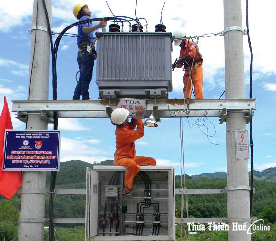 Nghiệm thu công trình cấp điện tại khu tái định cư Cu Mực - Kăn Hoa