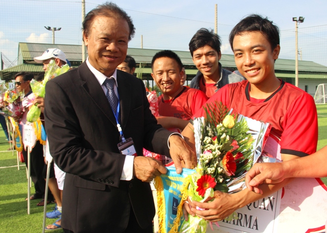 Khởi tranh giải bóng đá truyền thống các CLB TP Huế 2016