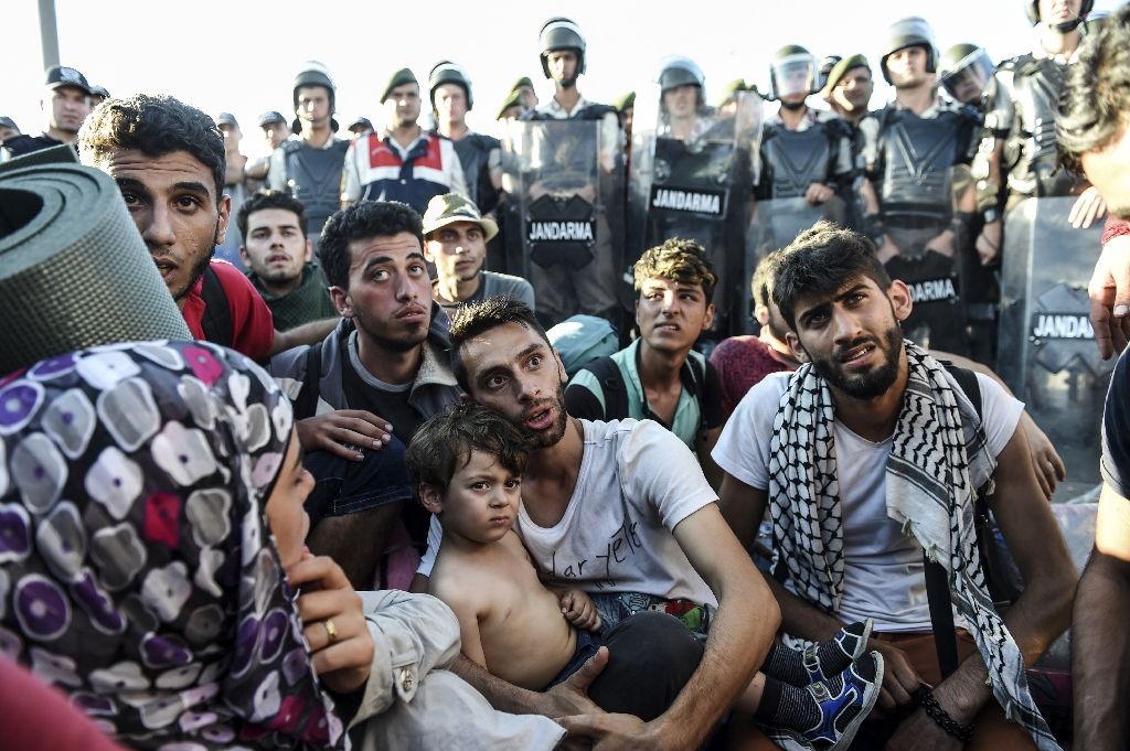 Nạn di dời trở thành gánh nặng cho các nước nghèo