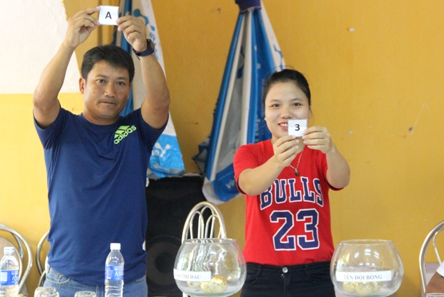 15 đội bóng tham gia giải vô địch bóng đá các CLB tỉnh