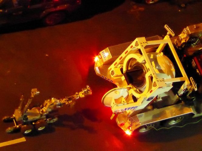 Phát hiện bom, hai người vô gia cư được nhiều tiền ủng hộ