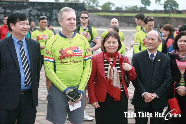 Đẩy mạnh công tác đối ngoại nhân dân