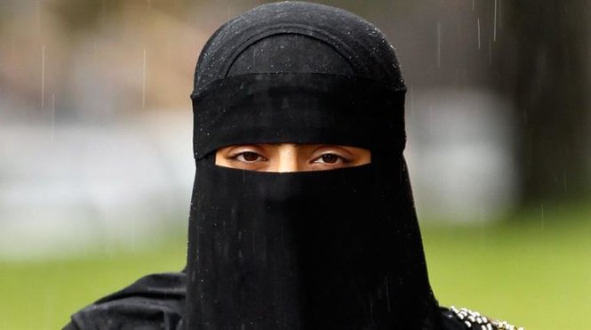 Bulgaria cấm trùm kín mặt tại nơi công cộng
