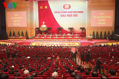 Vì sao “một bộ phận không nhỏ” cán bộ cứ mãi suy thoái đạo đức