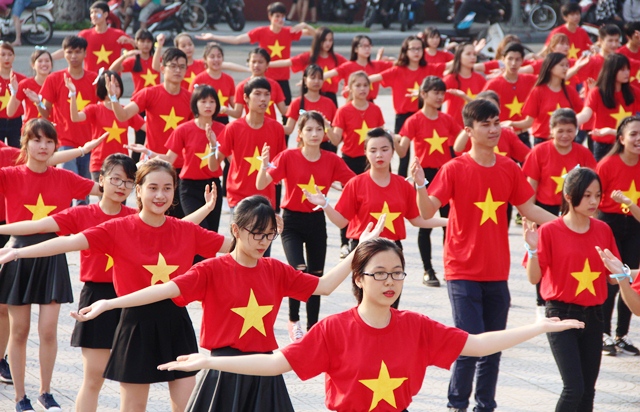 Hơn 1 500 bạn trẻ tham gia Liên hoan vũ khúc thanh niên - dân vũ