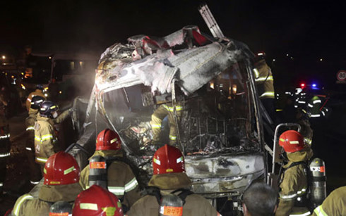 Cháy xe buýt du lịch ở Hàn Quốc, 10 người thiệt mạng