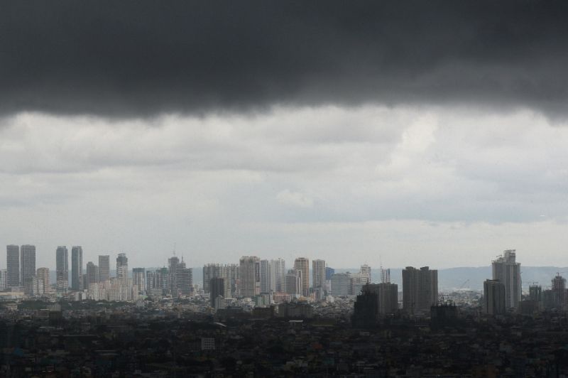 Bão Sarika đổ vào Philippines, hàng chục ngàn người sơ tán