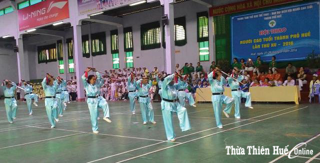 Tuổi cao, gương sáng