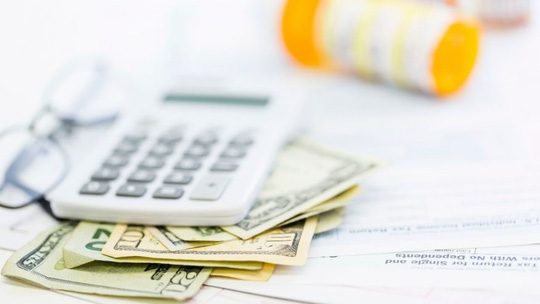 Mỹ công bố báo cáo bom tấn về chai nhựa gây ung thư