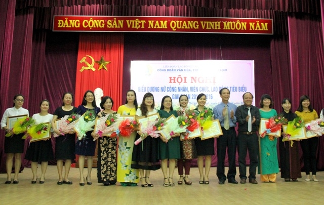 Biểu dương 26 nữ CNVCLĐ tiêu biểu công đoàn Văn hóa, thể thao và Du lịch