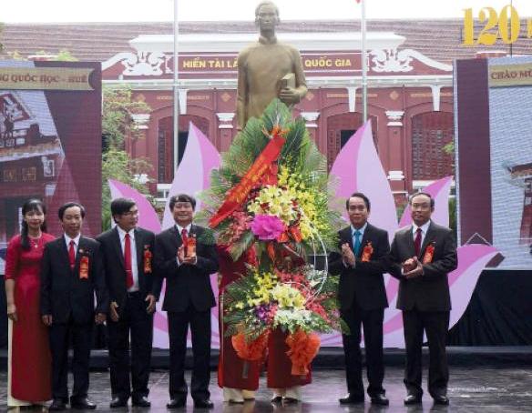 Vinh dự đón nhận Huân chương Lao động hạng Nhất của Chủ tịch nước