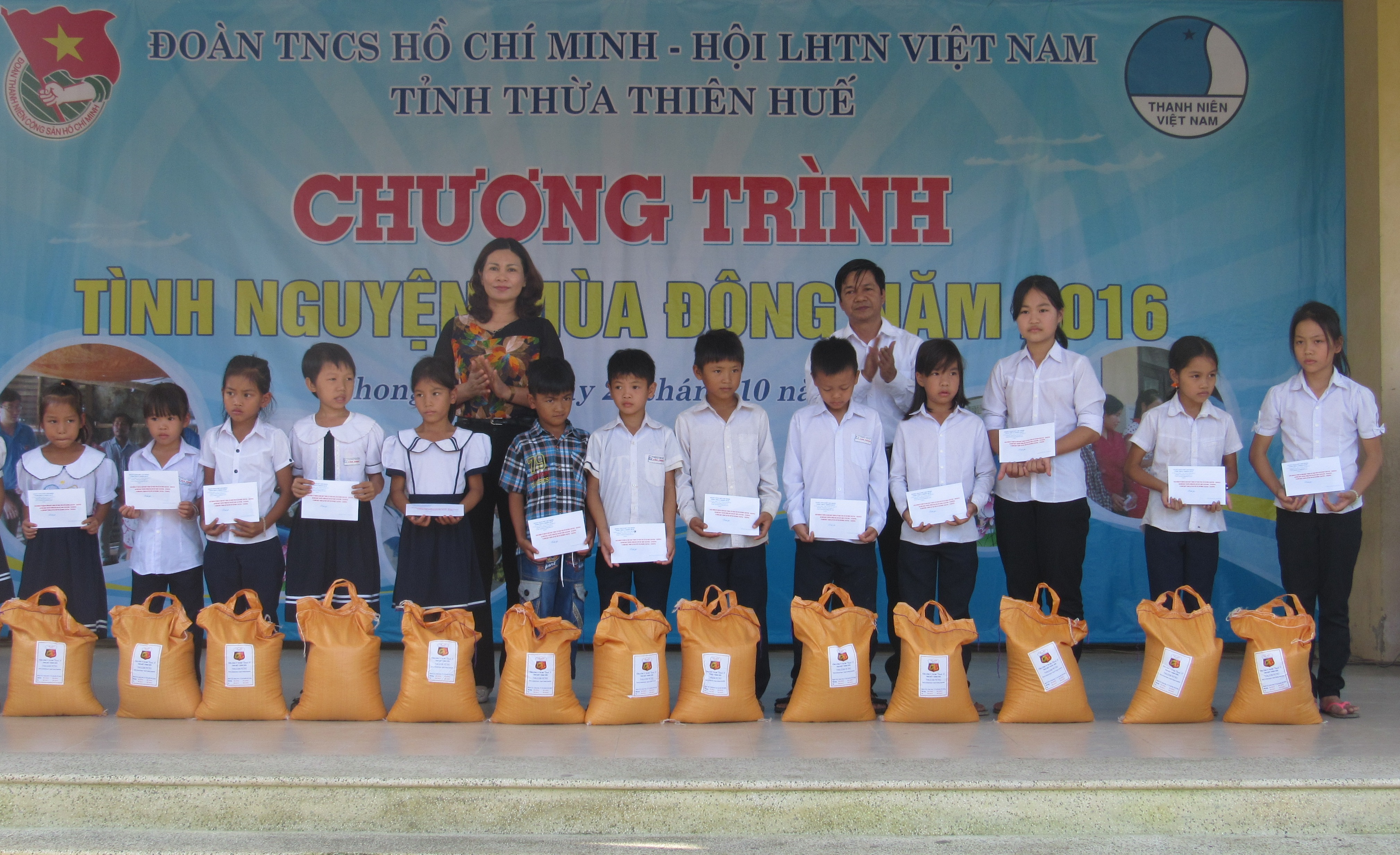 Hơn 300 ĐVTN ra quân “Tình nguyện mùa Đông 2016”