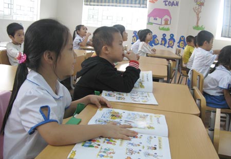 Yêu cầu đẩy nhanh tiến độ chương trình SGK mới