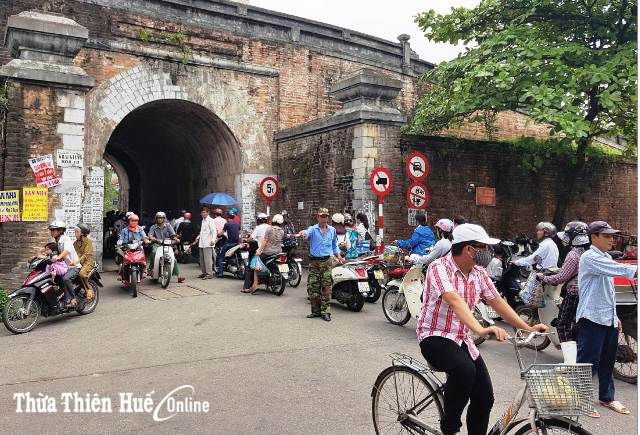 “Hiệp sĩ” cửa Đông Ba