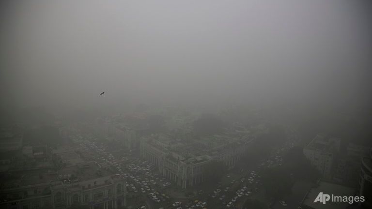 Thủ đô Ấn Độ ô nhiễm như một buồng khói