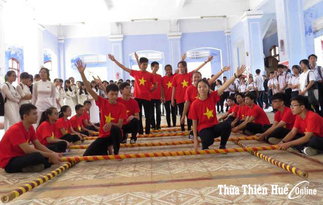 Đầu tư cho giáo dục đỉnh cao Sân chơi không rộng