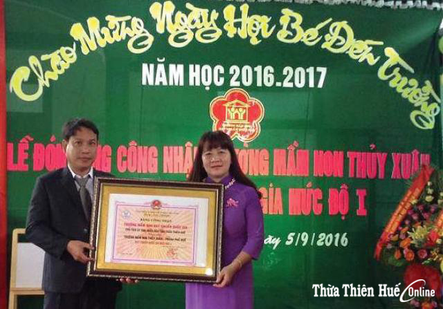 Cô hiệu trưởng tận tâm