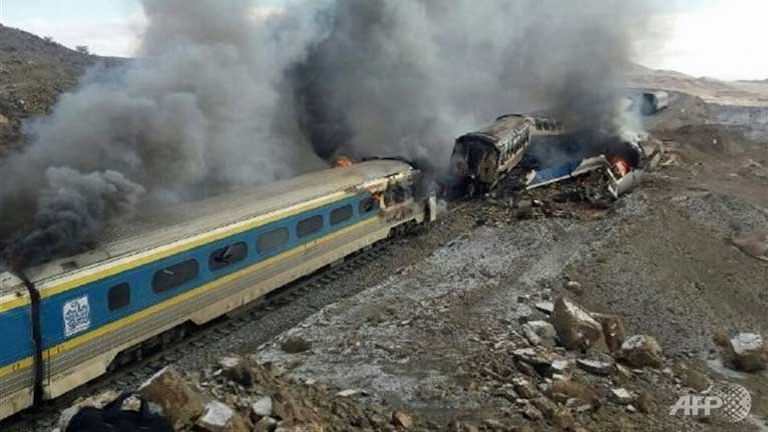 Vụ tai nạn tàu hỏa ở Iran Số nạn nhân tử vong tăng lên 44 người