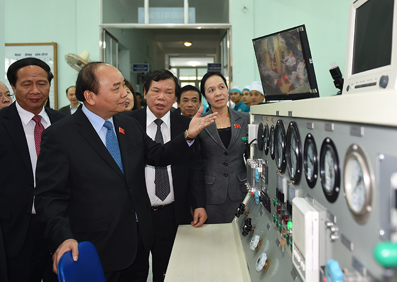 Thủ tướng mong muốn mỗi tàu đi biển đều có tủ thuốc