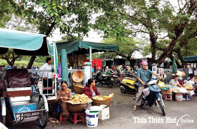 Bất cập tại các điểm, bãi giữ xe