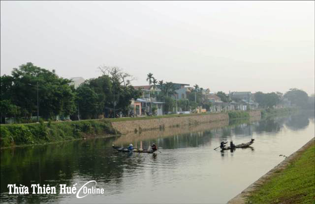 Phát triển du lịch trên những “dòng sông vua”