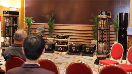 Bộ loa nặng 1,6 tấn giá 12 tỷ tại Hà Nội