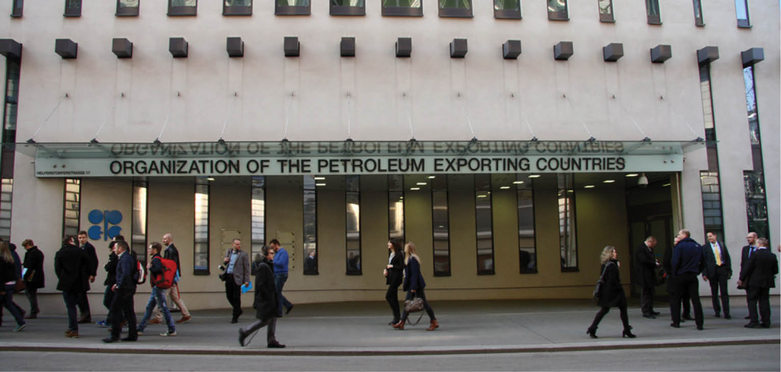 OPEC tranh luận cắt giảm sản lượng dầu giữa những bất đồng sâu sắc