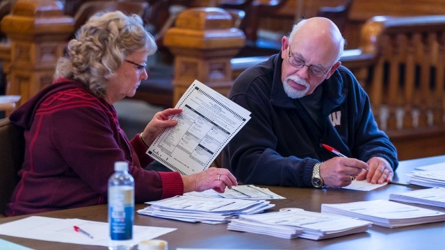 Bang Michigan nhận phán quyết tiến hành tái kiểm phiếu