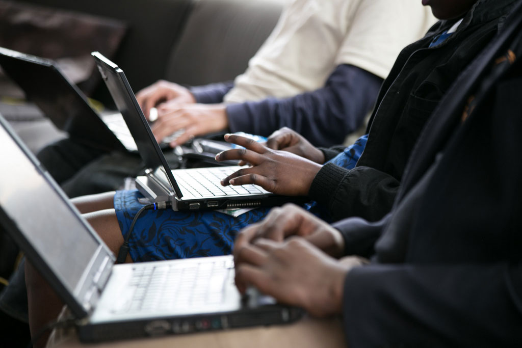 IGF Gần 4 tỷ người trên thế giới vẫn chưa được tiếp cận với Internet