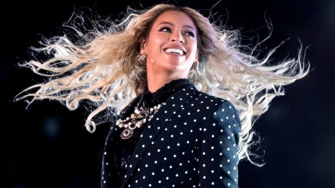 Beyonce dẫn đầu danh sách đề cử Grammy 2017