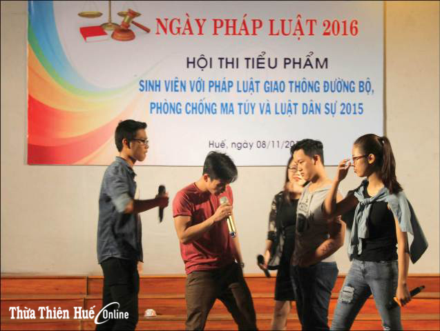 Thiếu sân chơi pháp luật cho sinh viên