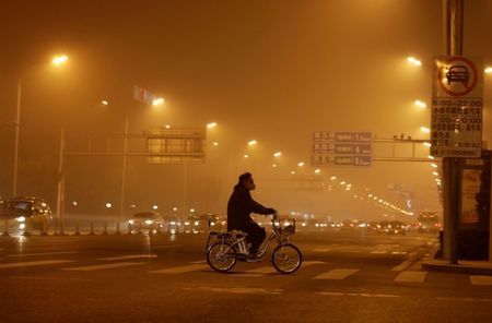 Bắc Kinh 1 200 nhà máy ngừng hoạt động do ô nhiễm không khí