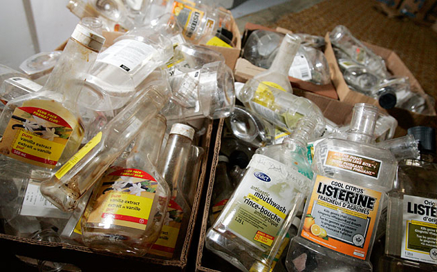 Nga Ít nhất 8 người tử vong do ngộ độc rượu thay thế