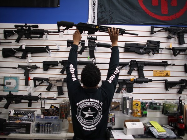 Liên minh châu Âu siết chặt quy định sử dụng và sở hữu súng