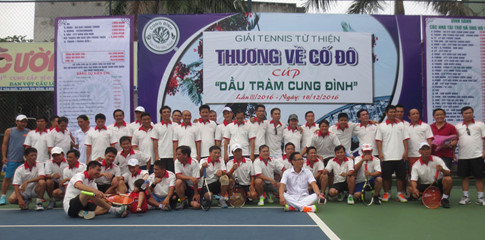 Giải tennis tiền chạy ngược