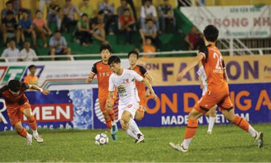 Đôi bạn cùng tiến