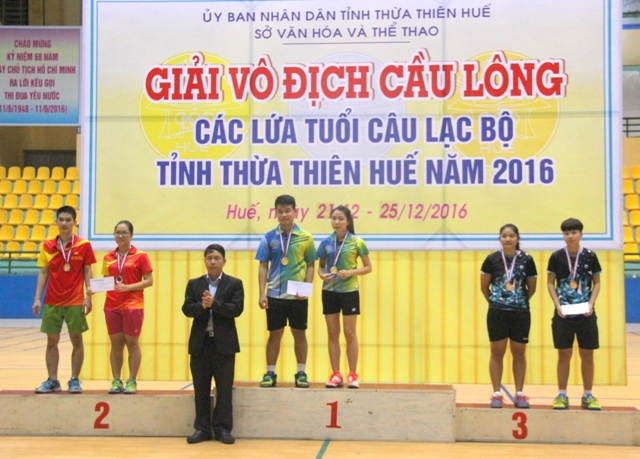 Bế mạc giải vô địch cầu lông các lứa tuổi CLB tỉnh 2016