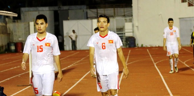 Bóng đá Việt Nam khi nào hết dưới màu người Thái