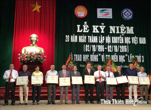 Khuyến học, khuyến tài là một chủ trương lớn