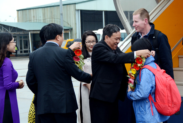 Đón những du khách đầu tiên đến Huế năm 2017