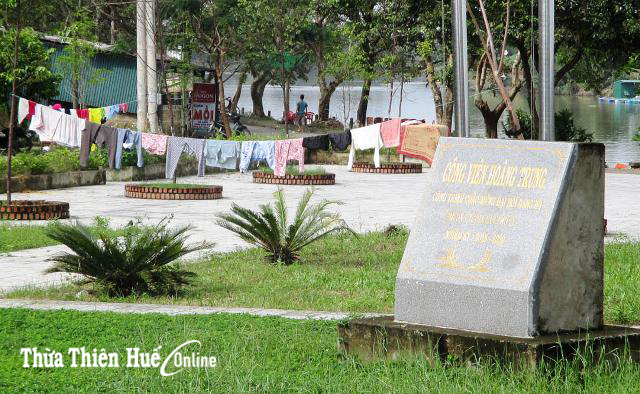 Công viên thành nơi  phơi quần áo